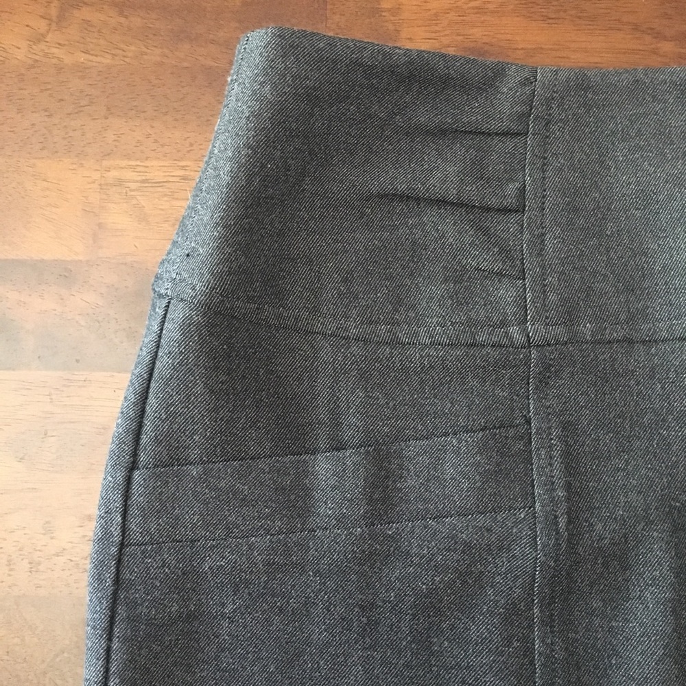 Woman’s pencil skirt - Picture 2 of 4